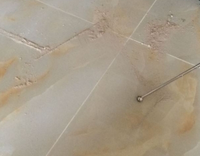 上蔡瓷砖空鼓维修公司分享粘合剂选择不当在瓷砖铺贴过程中可能导致以下问题