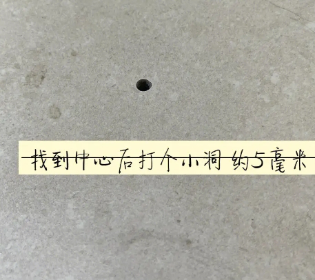 上蔡瓷砖空鼓维修公司专业解答在瓷砖铺贴过程中，如果砂料搅拌不均匀，将会带来以下问题